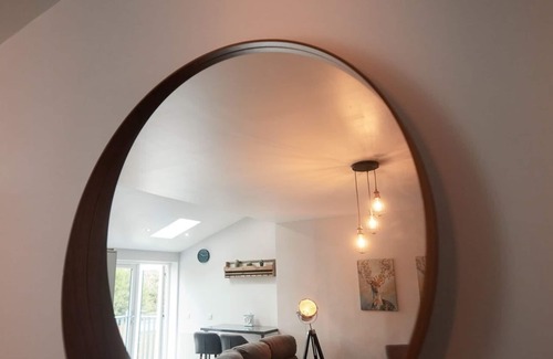 Larkhall Casa | This house is a 3 bedroom(s), 2 bathrooms, located in Stonehouse, Scotland.