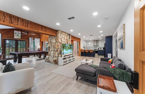 Orange Park Casa | This house is a 3 bedroom(s), 3 bathrooms, located in Orange Park, FL.