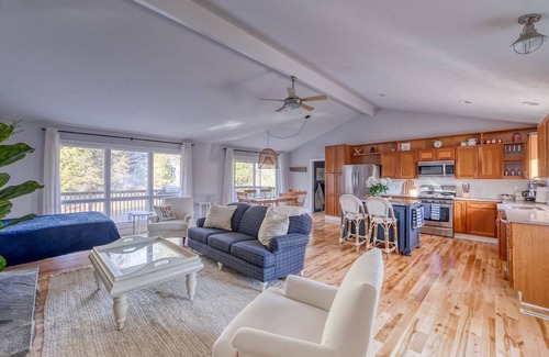 Miami Park Casa | This house is a 3 bedroom(s), 2 bathrooms, located in South Haven, MI.