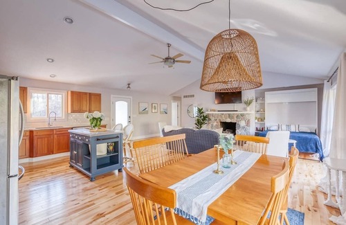 Miami Park Casa | This house is a 3 bedroom(s), 2 bathrooms, located in South Haven, MI.