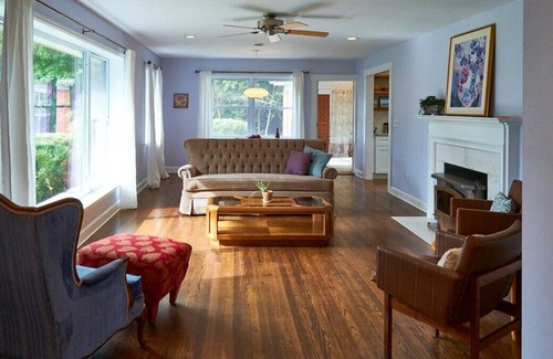 Morristown Casa | This house is a 3 bedroom(s), 2 bathrooms, located in Morristown, TN.