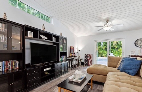 Wabasso Beach Casa | This house is a 3 bedroom(s), 2 bathrooms, located in Vero Beach, FL.