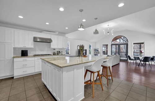 Chamblee Casa | This house is a 3 bedroom(s), 2 bathrooms, located in Chamblee, GA.