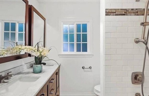Crescenta Highlands Casa | This house is a 3 bedroom(s), 3 bathrooms, located in Glendale, CA.