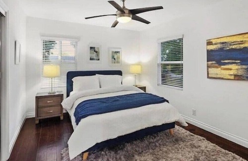 Crescenta Highlands Casa | This house is a 3 bedroom(s), 3 bathrooms, located in Glendale, CA.