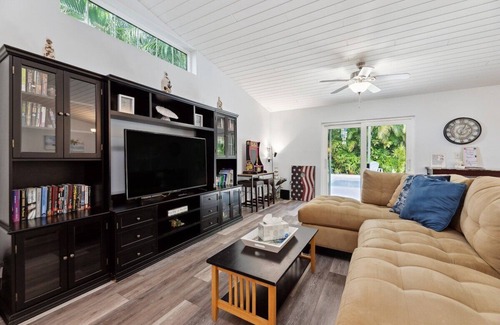Old Orchid Casa | This house is a 3 bedroom(s), 2 bathrooms, located in Vero Beach, FL.