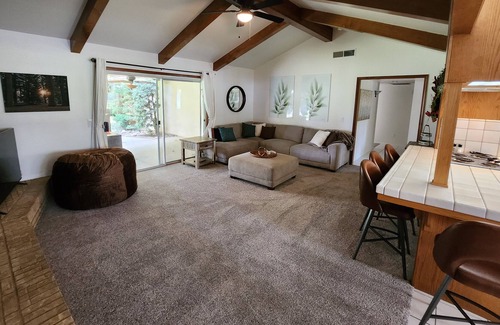 Fresno Casa | This house is a 3 bedroom(s), 2 bathrooms, located in Fresno, CA.