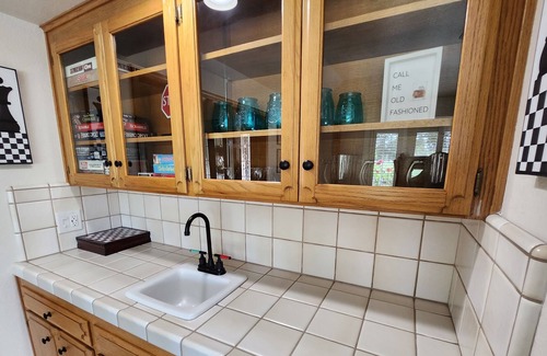 Fresno Casa | This house is a 3 bedroom(s), 2 bathrooms, located in Fresno, CA.