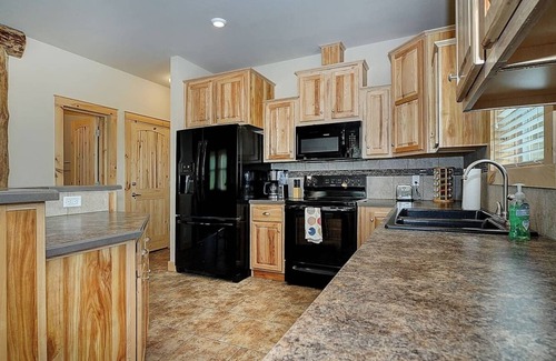 Salida Casa | This house is a 3 bedroom(s), 2.5 bathrooms, located in Salida, CO.