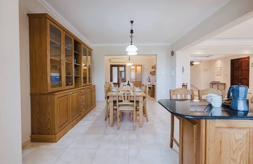 Mellieħa Heights Casa | This house is a 3 bedroom(s), 2.5 bathrooms, located in Il-Mellieħa, null.