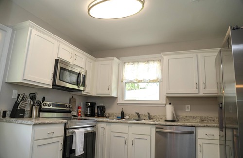 Southside Casa | This house is a 3 bedroom(s), 1 bathrooms, located in Jacksonville, FL.