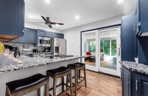 Belleville Casa | This house is a 4 bedroom(s), 3 bathrooms, located in Belleville, IL.