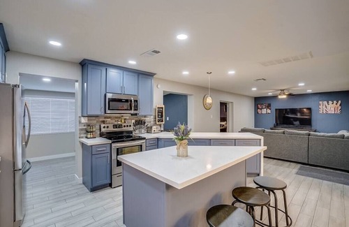 New Papago Parkway Casa | This house is a 4 bedroom(s), 3 bathrooms, located in Scottsdale, AZ.