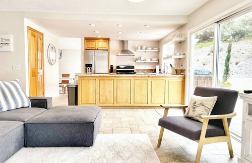 Encinitas Casa | This house is a 4 bedroom(s), 3 bathrooms, located in Encinitas, CA.