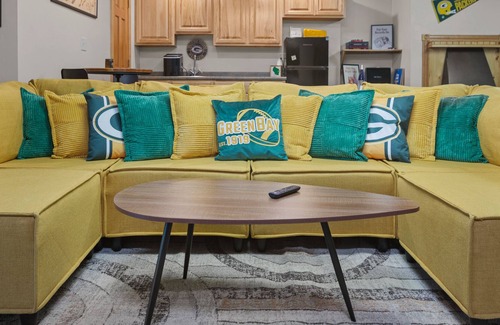 Green Bay Casa | This house is a 4 bedrooms, 2.5 bathrooms, located in Green Bay, WI.