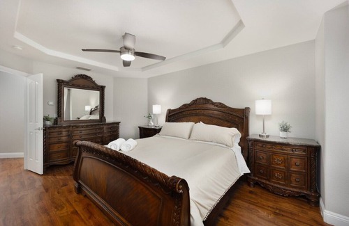 Antelope Casa | This house is a 4 bedroom(s), 3 bathrooms, located in Antelope, CA.