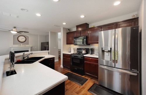 Antelope Casa | This house is a 4 bedroom(s), 3 bathrooms, located in Antelope, CA.