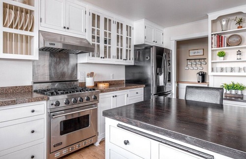 Ardenvoir Casa | This house is a 4 bedroom(s), 3 bathrooms, located in Chelan, WA.