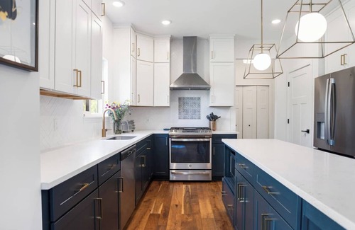 Holland Casa | This house is a 4 bedroom(s), 2.5 bathrooms, located in Holland, MI.