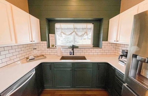 Palmer Lake Casa | This house is a 5 bedroom(s), 3 bathrooms, located in Palmer Lake, CO.