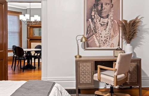 Northside District Casa | This house is a 5 bedroom(s), 3 bathrooms, located in Lexington, KY.