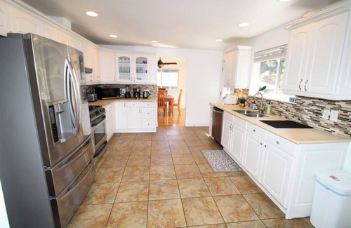 Mercer Island Casa | This house is a 5 bedroom(s), 3 bathrooms, located in Mercer Island, WA.