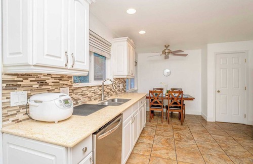 Mercer Island Casa | This house is a 5 bedroom(s), 3 bathrooms, located in Mercer Island, WA.
