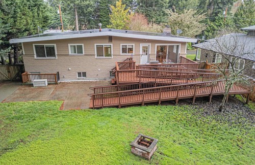Mercer Island Casa | This house is a 5 bedroom(s), 3 bathrooms, located in Mercer Island, WA.