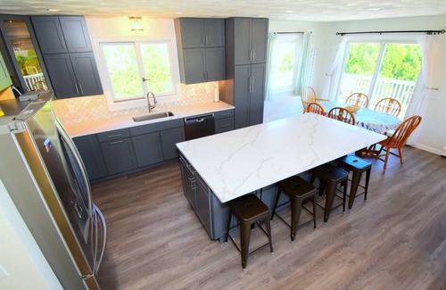 Eastward Look Casa | This house is a 5 bedroom(s), 2 bathrooms, located in Narragansett, RI.
