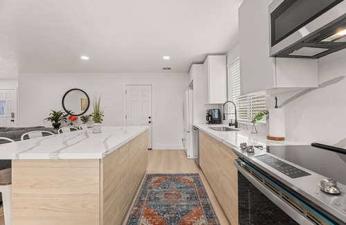 Citrus Heights Casa | This house is a 3 bedroom(s), 2 bathrooms, located in Citrus Heights, CA.
