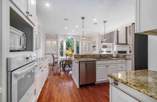 Harbor Springs Casa | This house is a 3 bedroom(s), 3 bathrooms, located in Harbor Springs, MI.