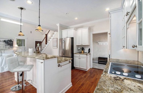 Harbor Springs Casa | This house is a 3 bedroom(s), 3 bathrooms, located in Harbor Springs, MI.