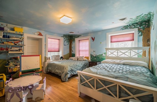 West Trenton Complejo | This is a beautiful family-friendly historic mansion on a private lake.
