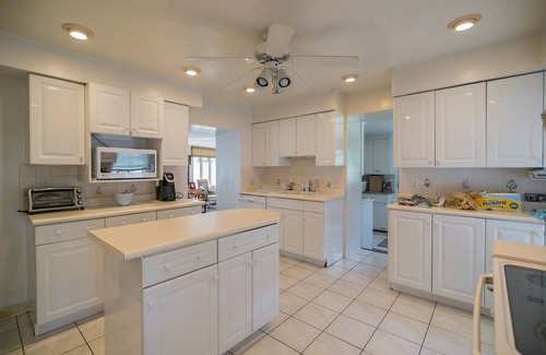 West Trenton Complejo | This is a beautiful family-friendly historic mansion on a private lake.