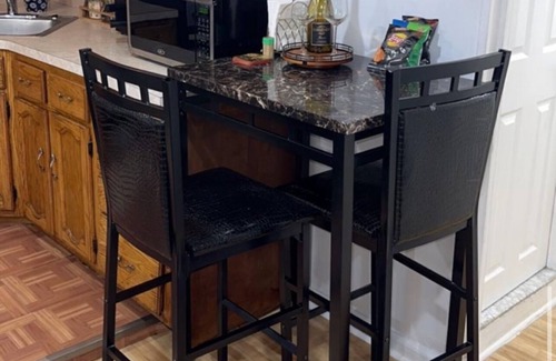 North Bergen Casa | This is a cozy studio, located in close proximity to NY!