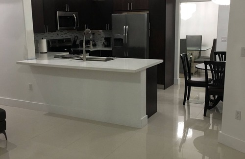 Tamiami Casa | This is a private Home, 4 Bedrooms, 3 Bathrooms Sleeps 8