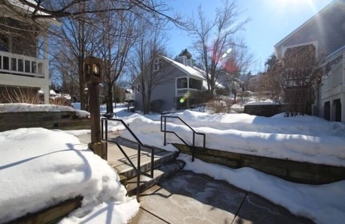 Chautauqua Condominio | This is a timeshare condominium complex located on the northern end of Chautauqua Institution at 20 Elm Lane
