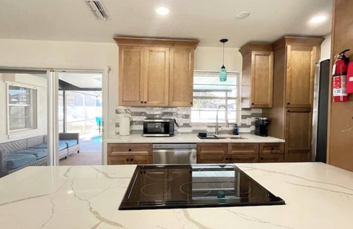 Port Orange Casa | This is THE ONE! 3Br 2Ba+Pool, 10 Min to anywhere!