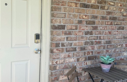 Madisonville Apartamento | This little Nook, 1-bedroom apartment in delightful Madisonville with AC, WiFi.