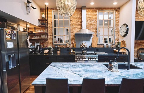Sheridan Apartamento | This loft is a 2 bedroom(s), 2.5 bathrooms, located in Sheridan, WY.
