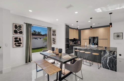 Ludlam Casa | This Miami Vice Villa home is a stunning Saltwater Heated pool/Jacuzzi spa Oasis