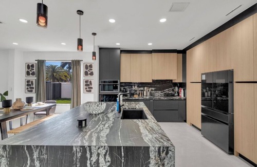 Ludlam Casa | This Miami Vice Villa home is a stunning Saltwater Heated pool/Jacuzzi spa Oasis