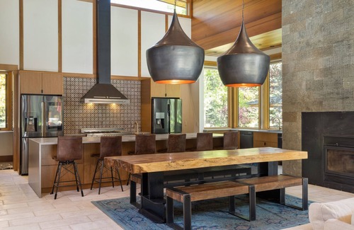 Indian Trails Casa | This modern mountain residence is located in Jackson Hole, Wyoming.