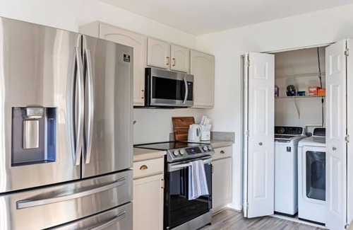 Northeast Raleigh Casa | This Must Be The Place | Private Gym + Fenced Yard