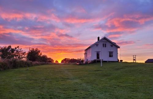 Hadsel Casa | This Old House - Check in Breathe out