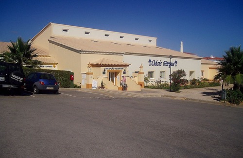 Portimao Apartamento | This place spells H-O-L-I-D-A-Y. Beautiful 2 bed apartment overlooking the pool