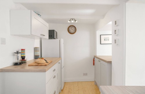 Goldsithney Cabaña | This quaint, charming cottage is perfect for holiday makers looking for an authentic, Cornish getawa