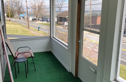 Seneca Falls Casa | This Quaint home overlooking Cayuga Lake is the perfect Finger Lakes Getaway!