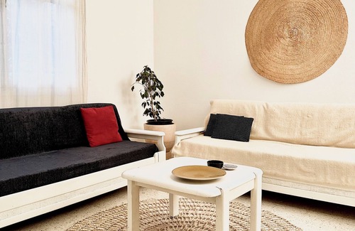 Sidi Bou Said Apartamento | This space offers a perfect blend of traditional Tunisian charm and comfort.