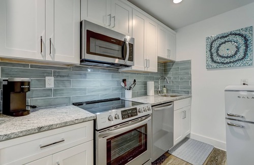 Jacksonville Beach Apartamento | This studio is a 0 bedroom(s), 1 bathrooms, located in Jacksonville, FL.